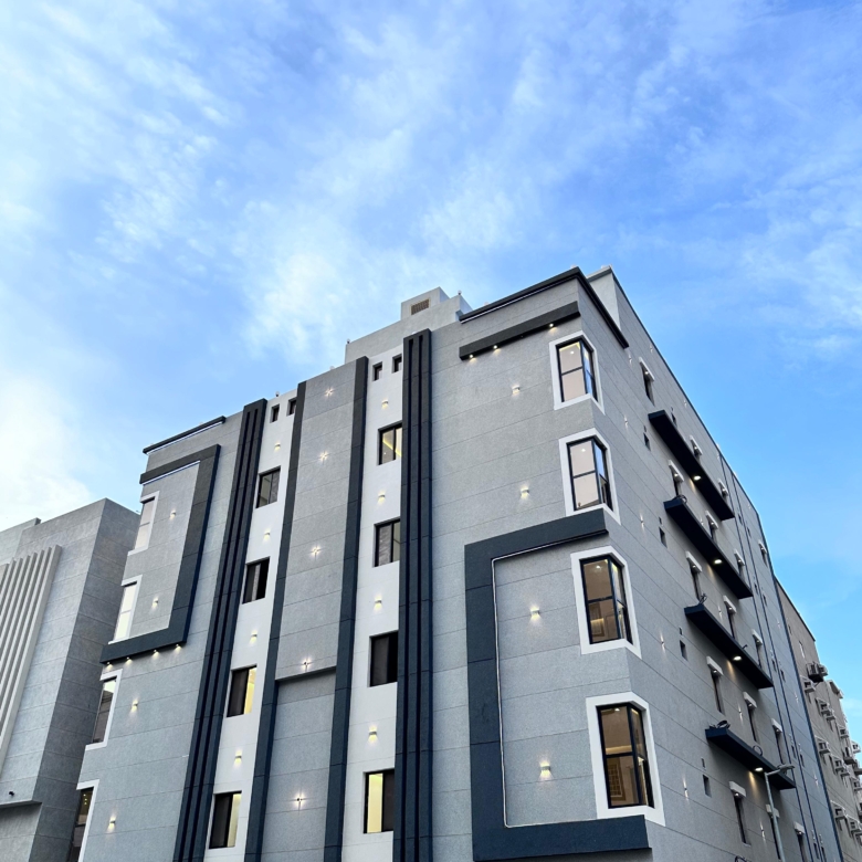 شقق 6 غرف - روفات 5 غرف فاخره للتمليك