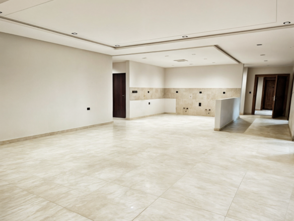 شقق و روفات فاخره للبيع في حي الصفا