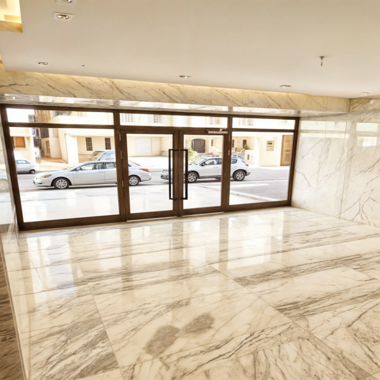 شقق فاخره للبيع في حي الورود