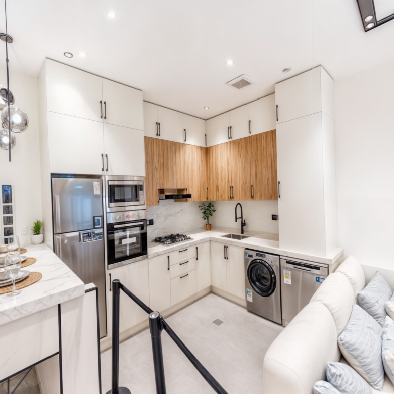 شقق وروفات فاخرة للبيع حي الحمراء