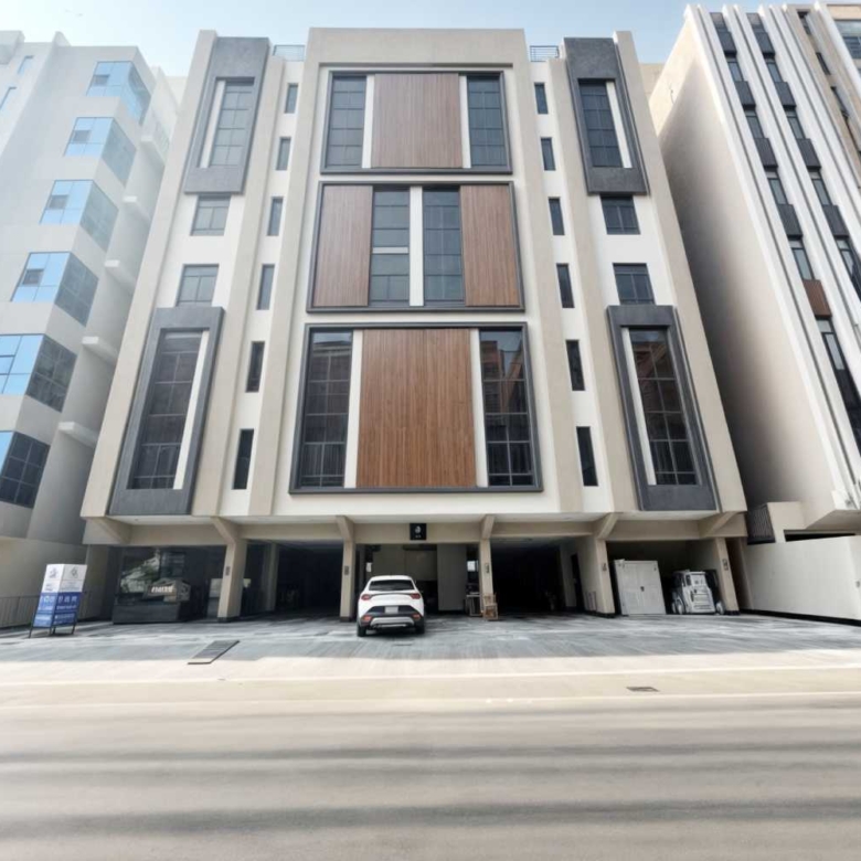 شقق و روفات للتمليك بحي الصفا